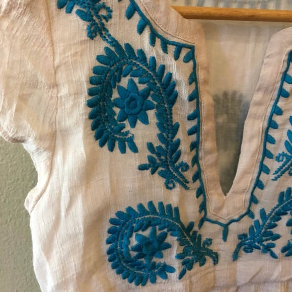 Embroidered blouse, softest linen - Picture 2 of 3